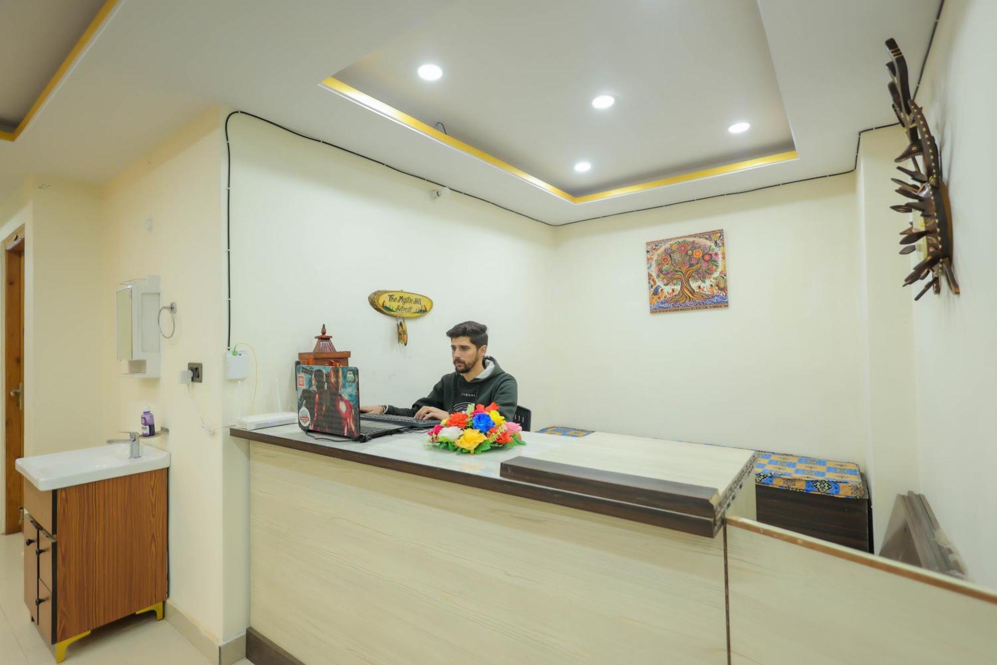 Hotel Mystic Hills Retreat à Shimla Extérieur photo